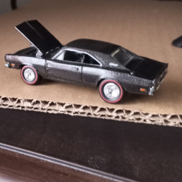 Hot wheels vintage 2004/ 69 Dodge charger with custom rubber tires and rims 🔥 - Picture 2 of 5